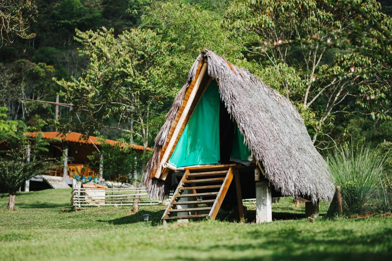 La Perla Negra - Black Pearl Eco Hostel San Rafael  Exterior photo
