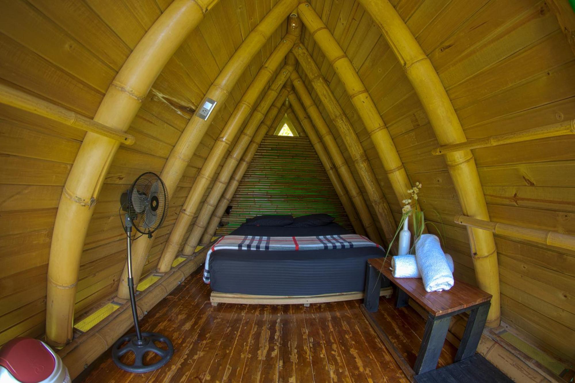 La Perla Negra - Black Pearl Eco Hostel San Rafael  Exterior photo